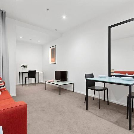 108 Astral Apartments Melbourne Buitenkant foto